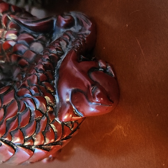 Elegant Red Dragon Sculpture - Picture 8 of 9